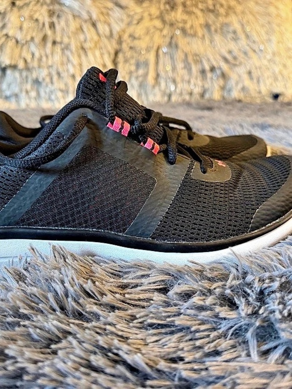 Under Armour Athletic Shoes in Black & Pink Like New